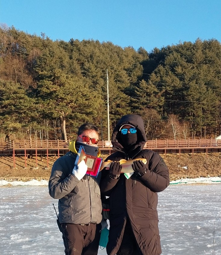 1월 28일 <1번낚시터> 황금송어잡다